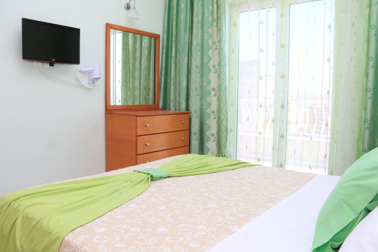 Isabela Apartments ساراندا المظهر الخارجي الصورة